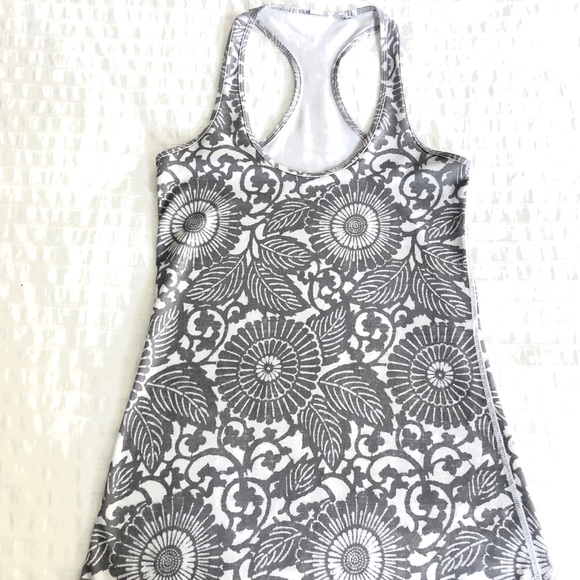 LuLuLemon Tank Top - Picture 5 of 5
